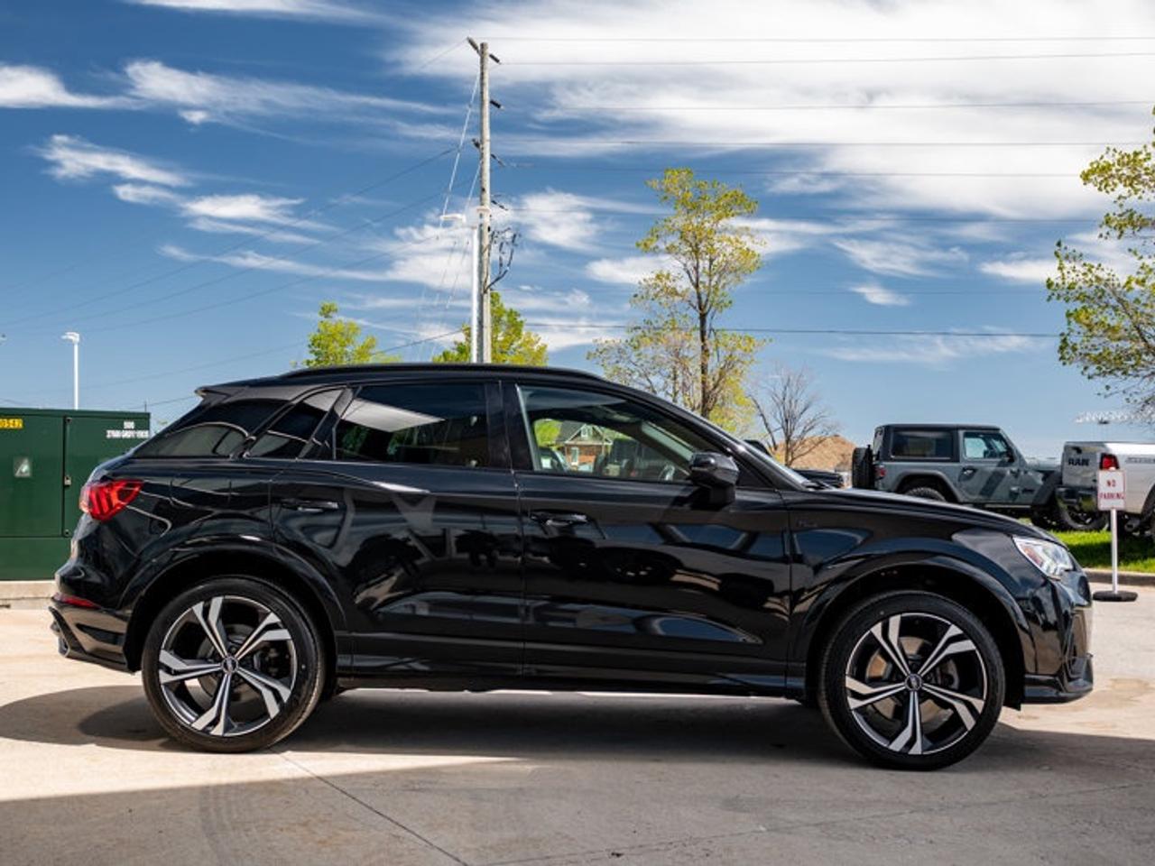 2022 Audi Q3 Technik Photo