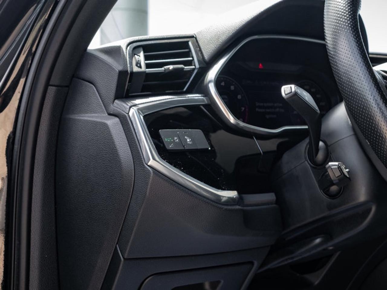 2022 Audi Q3 Technik Photo