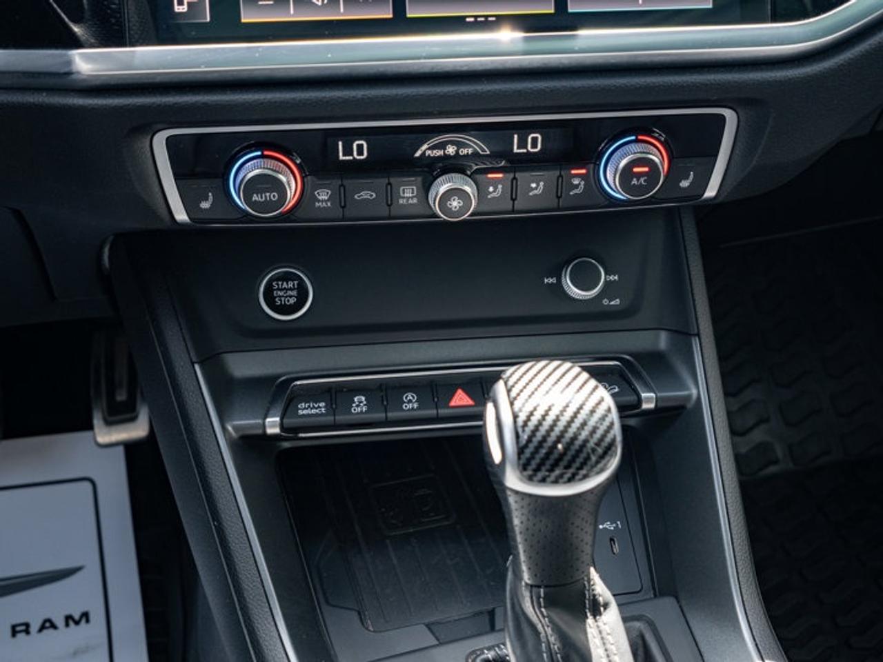 2022 Audi Q3 Technik Photo