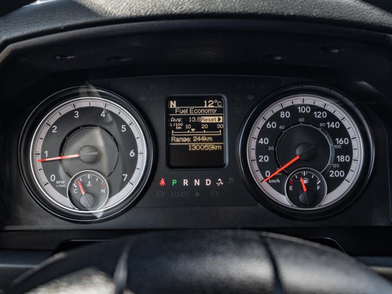 2022 RAM 1500 Classic TRADESMAN Photo3