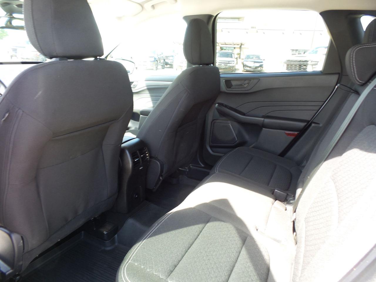2024 Ford Escape AWD, LOCAL TRADE, TECH PACK! HEATED WHEEL/SEATS! Photo