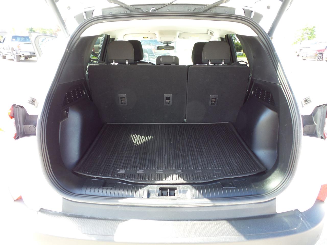 2024 Ford Escape AWD, LOCAL TRADE, TECH PACK! HEATED WHEEL/SEATS! Photo