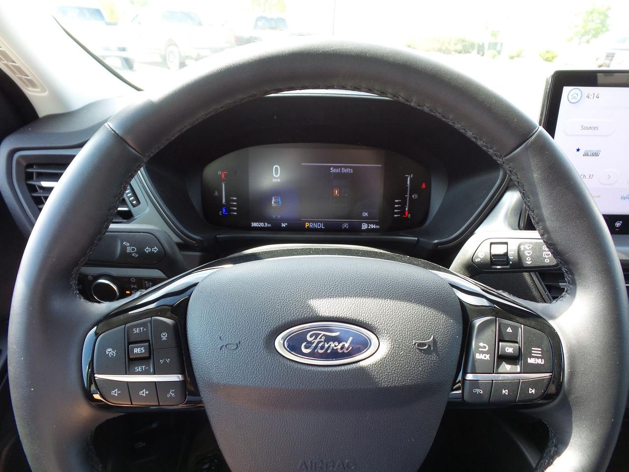 2024 Ford Escape AWD, LOCAL TRADE, TECH PACK! HEATED WHEEL/SEATS! Photo