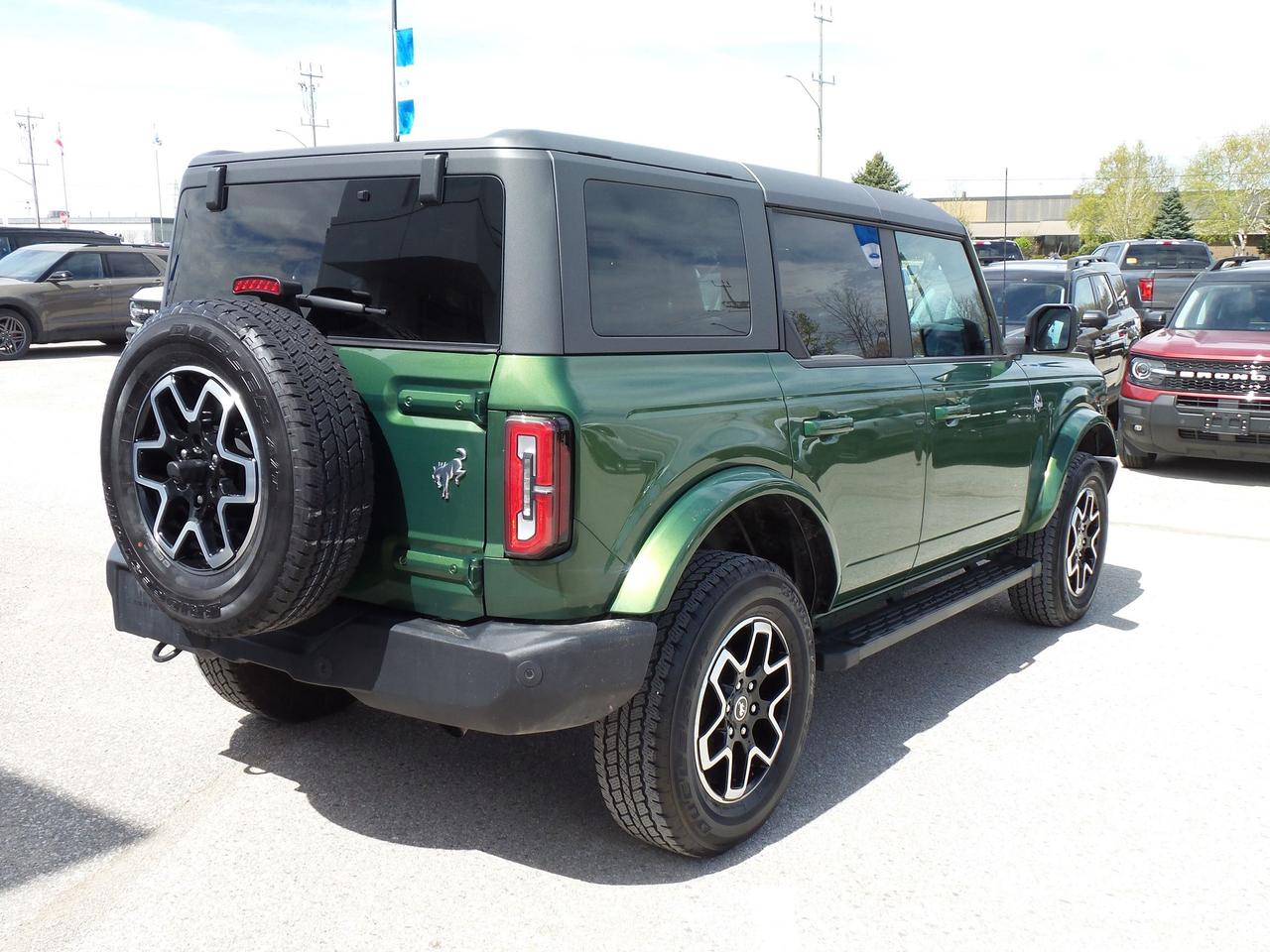 2023 Ford Bronco OUTER BANKS, HARD TOP, TERRAIN MGMT, NAVIGATION Photo