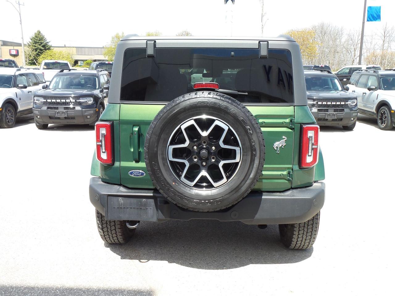 2023 Ford Bronco OUTER BANKS, HARD TOP, TERRAIN MGMT, NAVIGATION Photo
