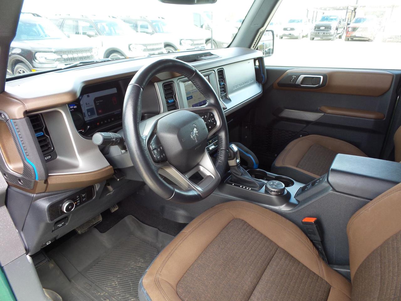 2023 Ford Bronco OUTER BANKS, HARD TOP, TERRAIN MGMT, NAVIGATION Photo