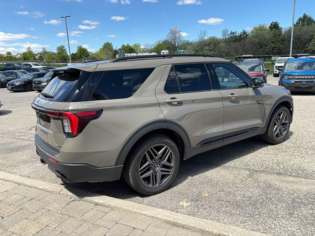 2026 Ford Explorer STREET PACK! 21" RIMS! ROOF! TECH, LEATHER! LOADED Photo