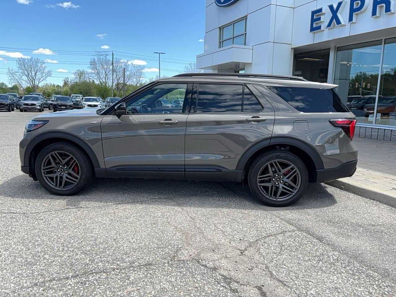 2026 Ford Explorer STREET PACK! 21" RIMS! ROOF! TECH, LEATHER! LOADED Photo