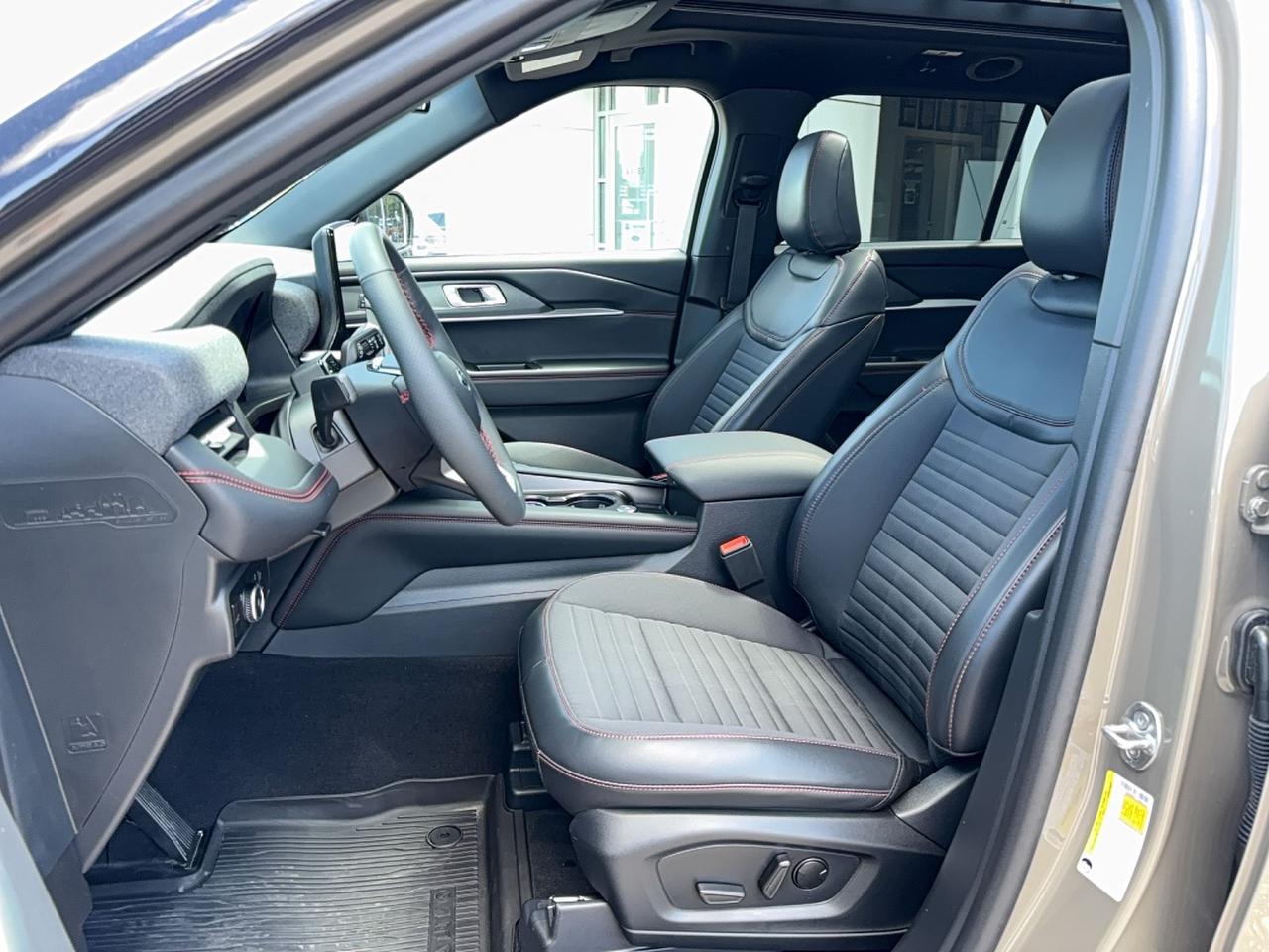 2026 Ford Explorer STREET PACK! 21" RIMS! ROOF! TECH, LEATHER! LOADED Photo
