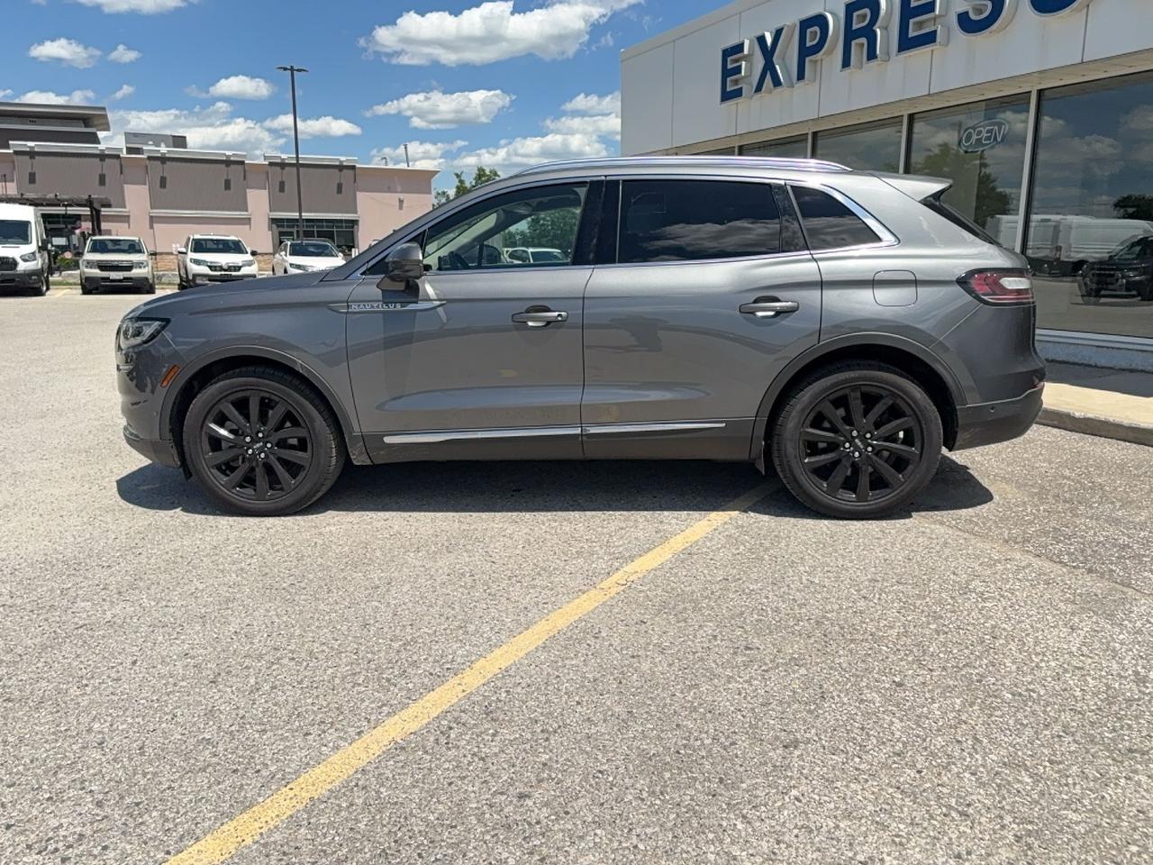 2022 Lincoln Nautilus AWD, 20" BLACK RIMS, 22-WAY DRIVER SEAT, 201A PACK Photo