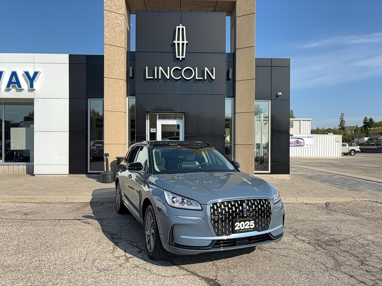 2025 Lincoln Corsair GT, 2.5L HYBRID, TOW PACK, LEATHER, ROOF, LOADED! Photo0