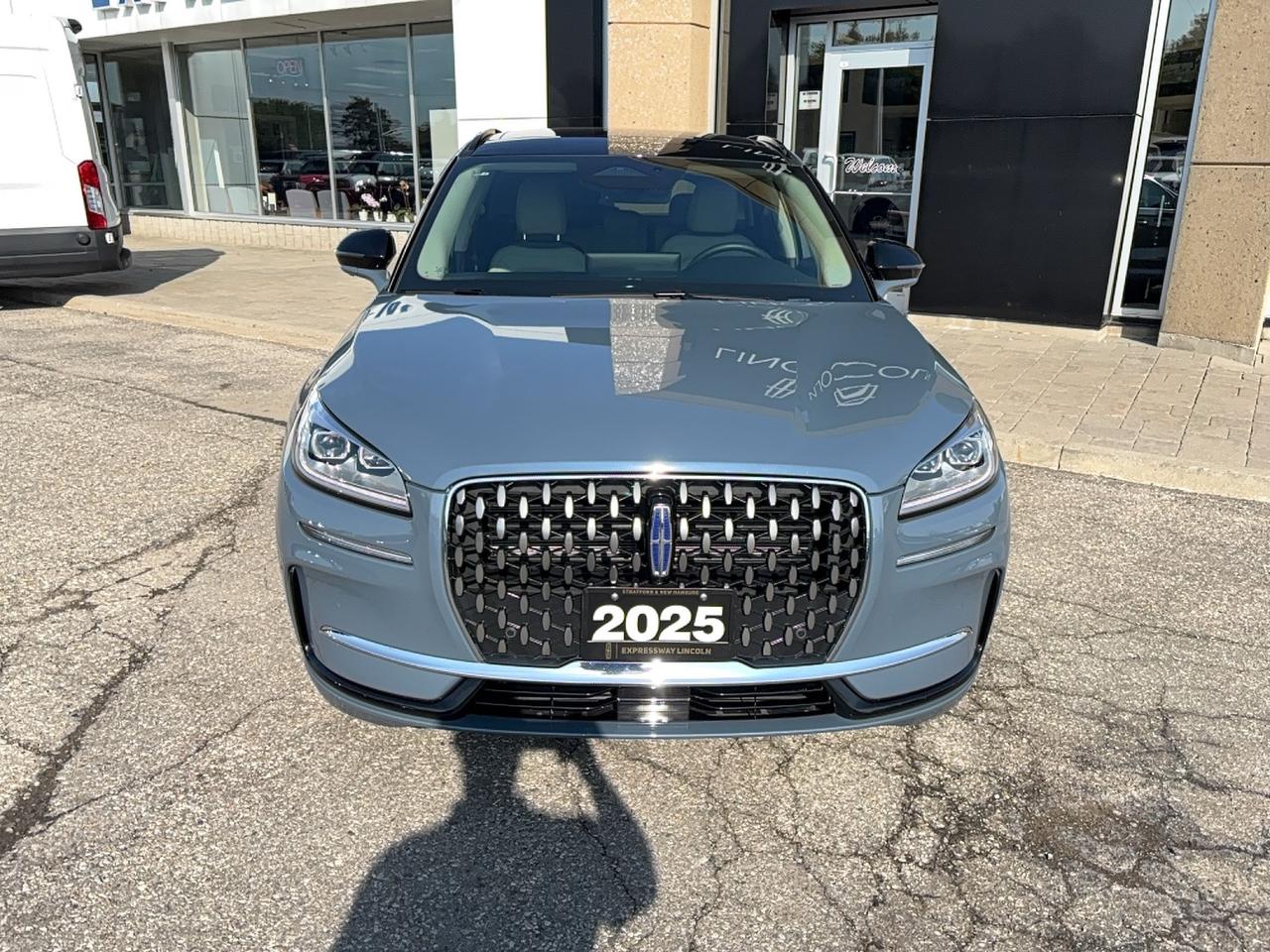 2025 Lincoln Corsair GT, 2.5L HYBRID, TOW PACK, LEATHER, ROOF, LOADED! Photo