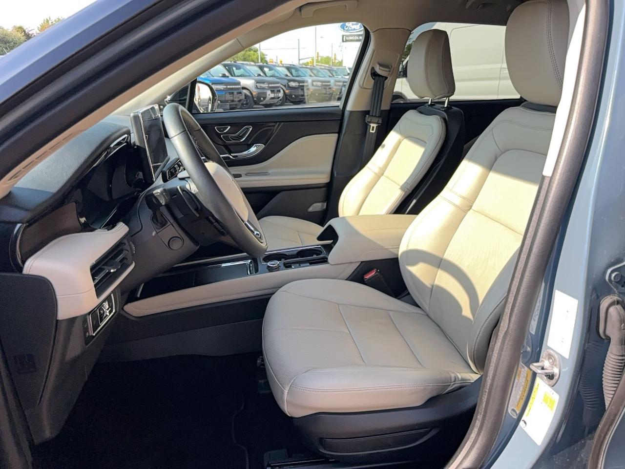 2025 Lincoln Corsair GT, 2.5L HYBRID, TOW PACK, LEATHER, ROOF, LOADED! Photo