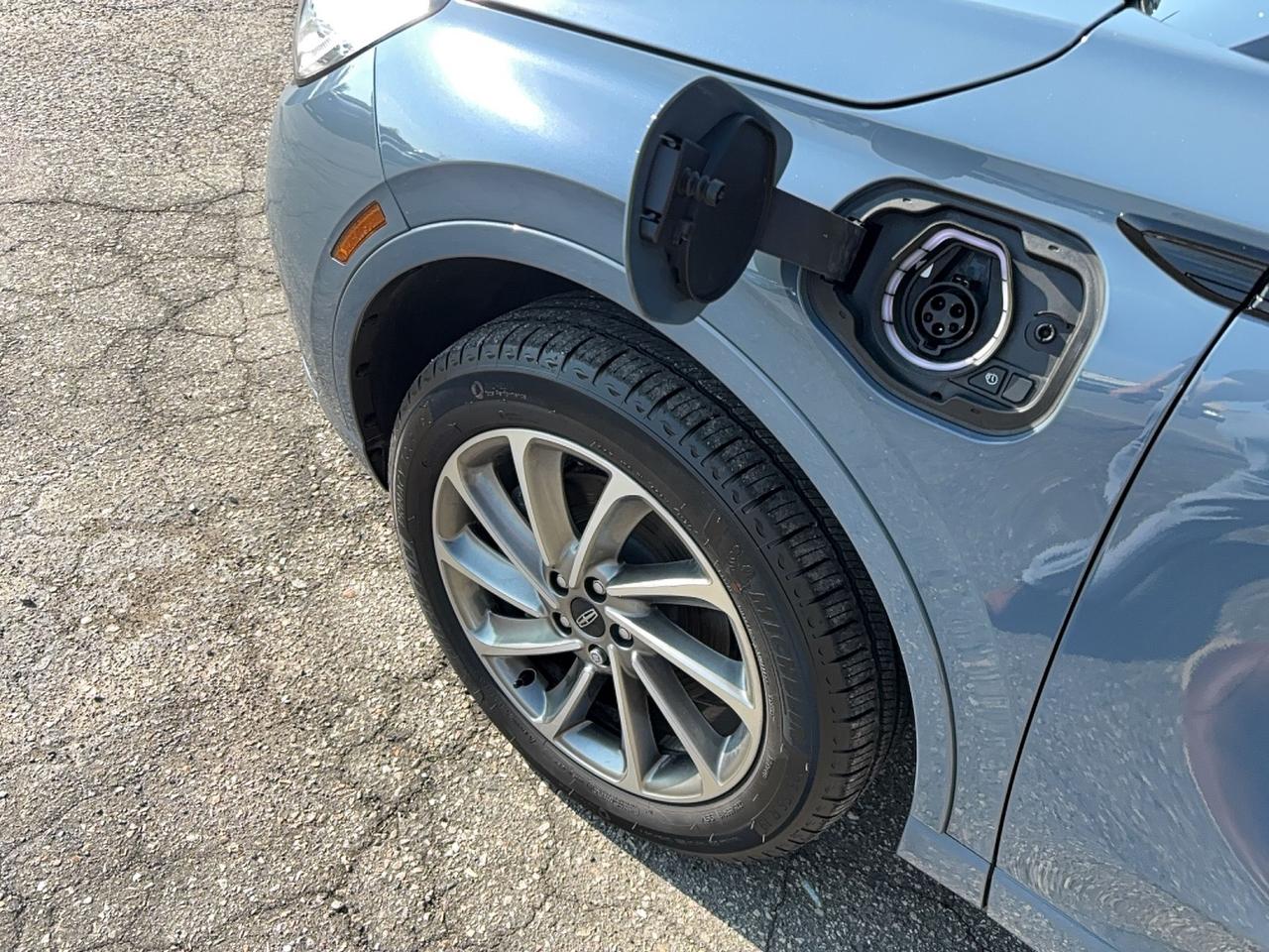 2025 Lincoln Corsair GT, 2.5L HYBRID, TOW PACK, LEATHER, ROOF, LOADED! Photo
