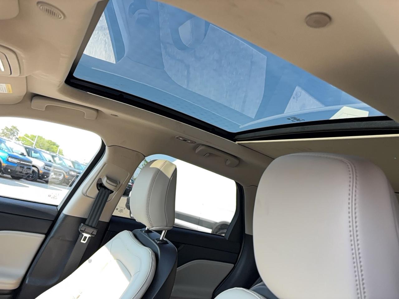 2025 Lincoln Corsair GT, 2.5L HYBRID, TOW PACK, LEATHER, ROOF, LOADED! Photo