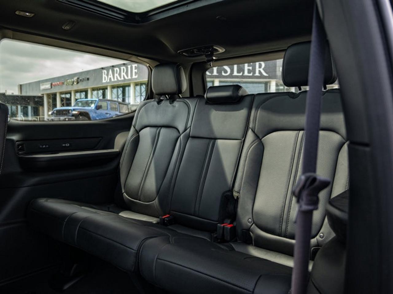 2026 Jeep Grand Wagoneer Limited Altitude Photo