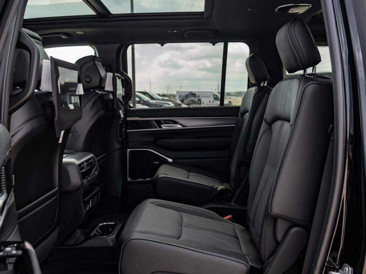 2026 Jeep Grand Wagoneer Limited Altitude Photo
