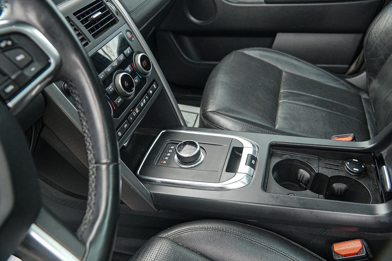 2019 Land Rover Discovery Sport HSE AWD | CLEAN CARFAX | PANO | CAM | HEATED SEAT Photo