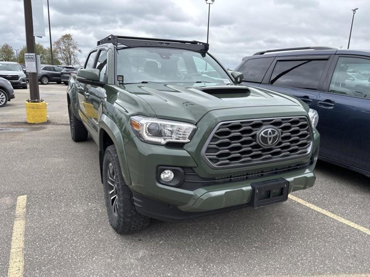 2022 Toyota Tacoma Double Cab 4WD | One Owner | No Accidents | Leather Seats Photo