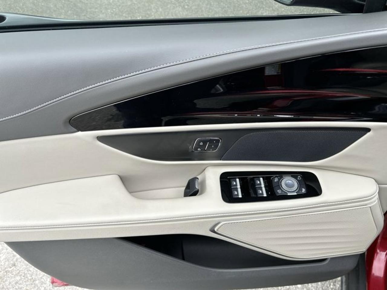2025 Lincoln Nautilus Premiere AWD | No Accidents | Leather Seats | Heated Steering Wheel Photo