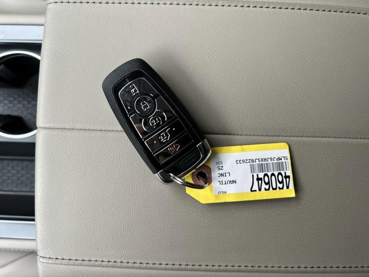 2025 Lincoln Nautilus Premiere AWD | No Accidents | Leather Seats | Heated Steering Wheel Photo