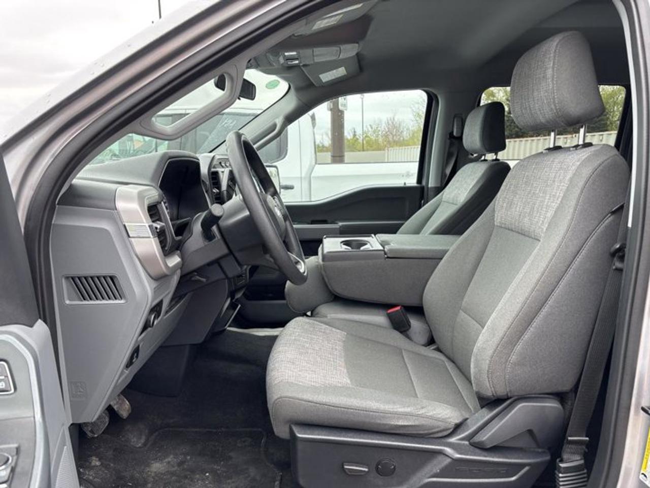 2023 Ford F-150 XLT SuperCrew 6.5' Box 4WD | No accidents Photo2