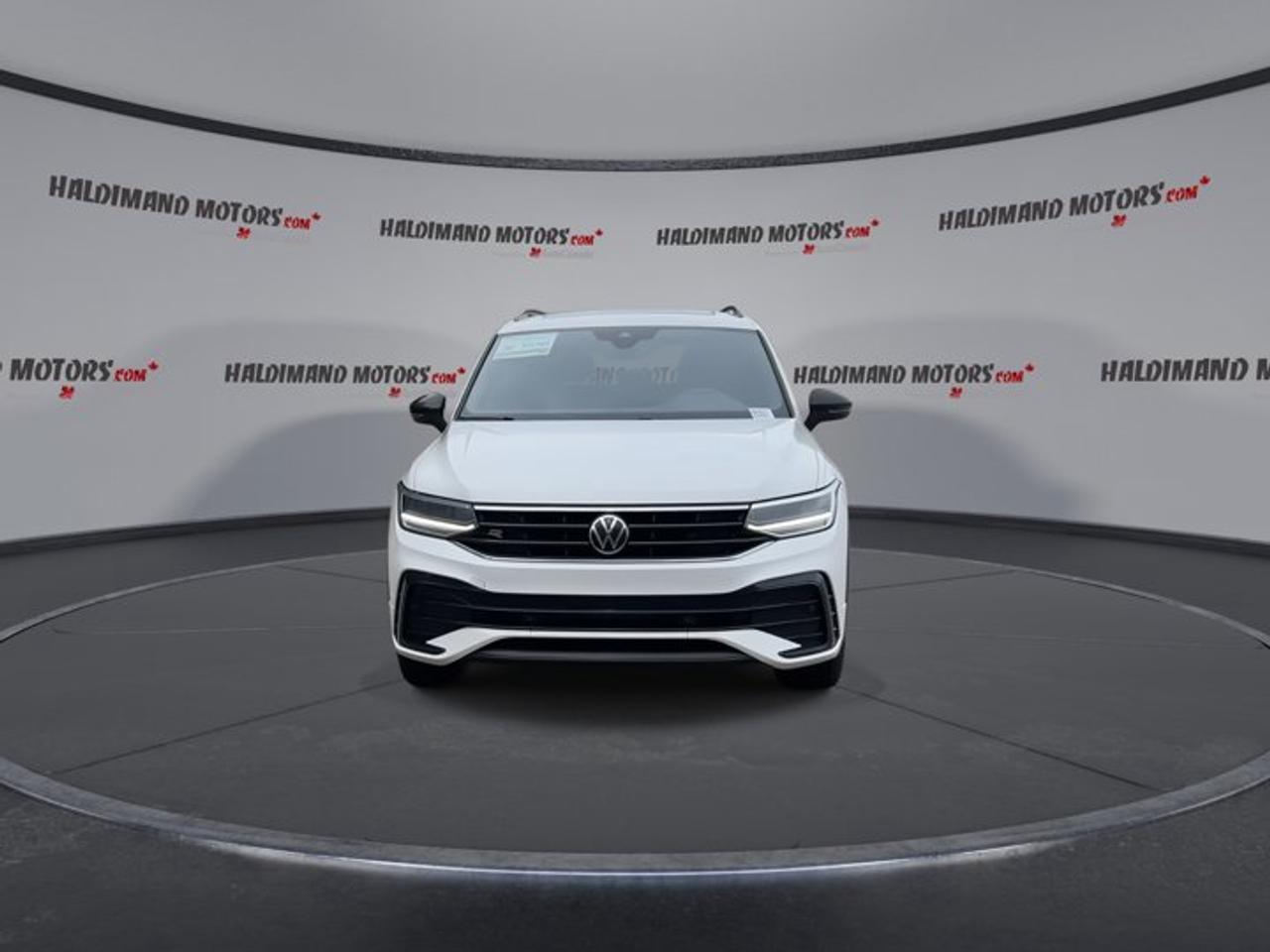 2024 Volkswagen Tiguan Comfortline R-Line 4WD | No Accidents Photo