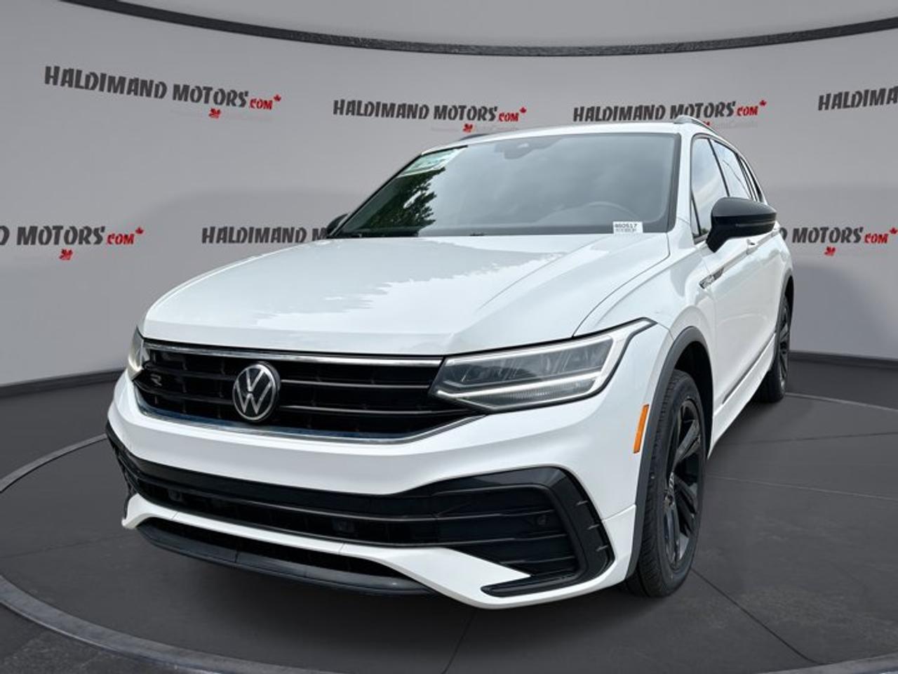 2024 Volkswagen Tiguan Comfortline R-Line 4WD | No Accidents Photo
