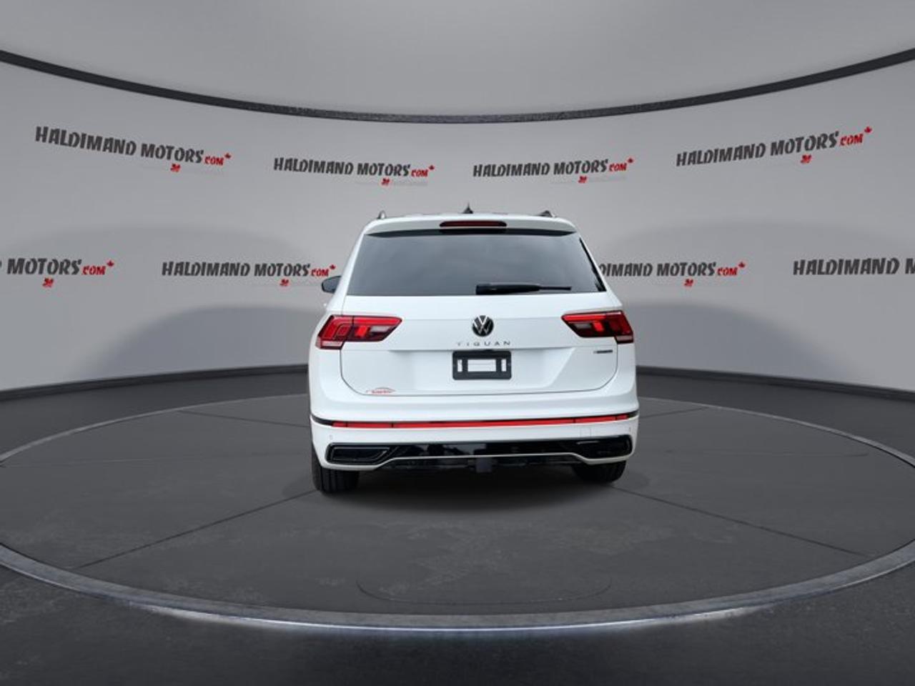 2024 Volkswagen Tiguan Comfortline R-Line 4WD | No Accidents Photo