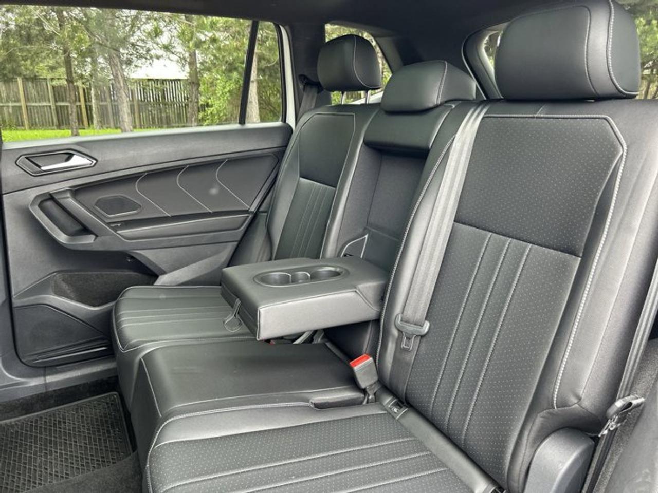 2024 Volkswagen Tiguan Comfortline R-Line 4WD | No Accidents Photo