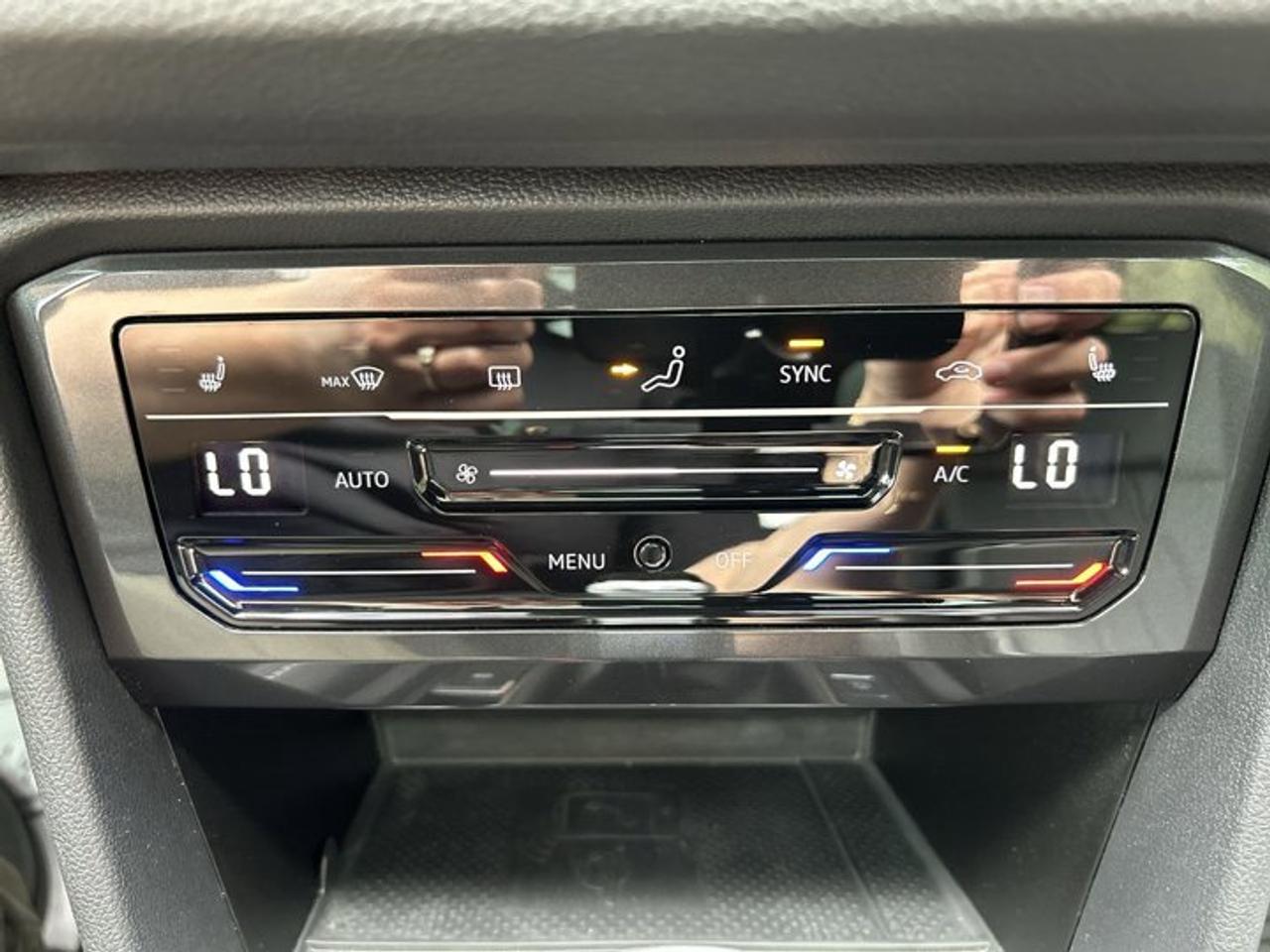 2024 Volkswagen Tiguan Comfortline R-Line 4WD | No Accidents Photo