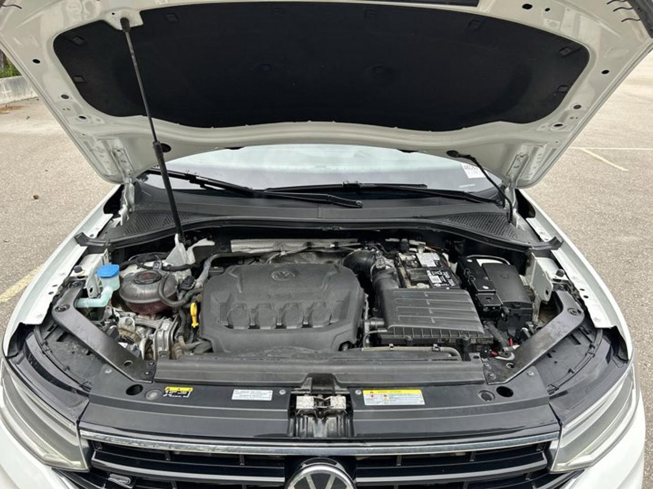 2024 Volkswagen Tiguan Comfortline R-Line 4WD | No Accidents Photo