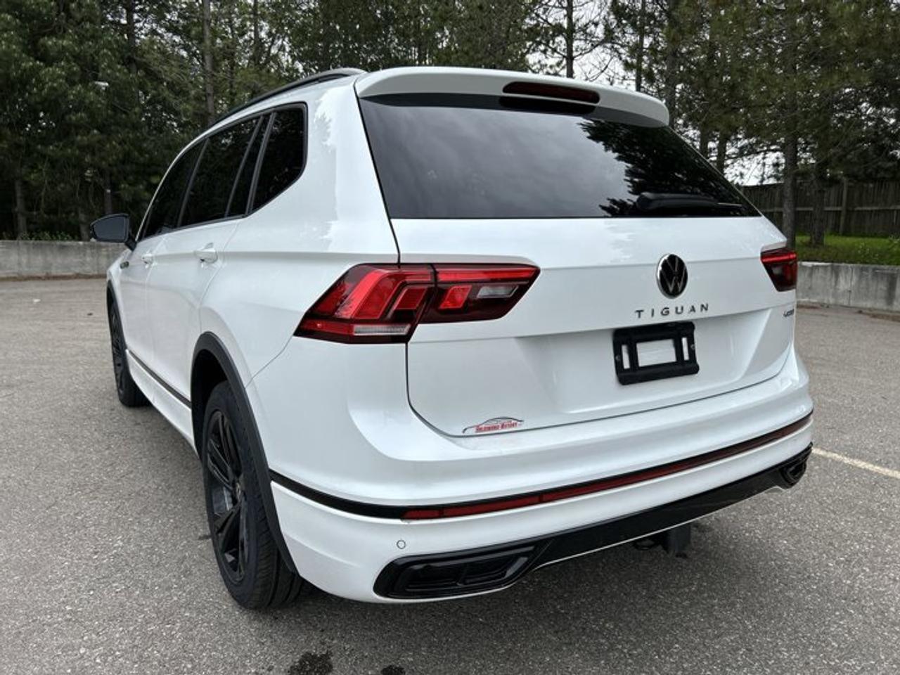 2024 Volkswagen Tiguan Comfortline R-Line 4WD | No Accidents Photo