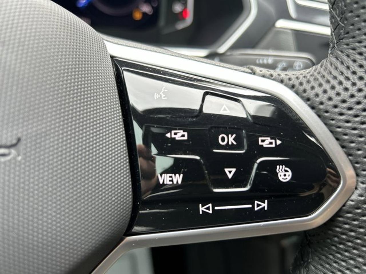 2024 Volkswagen Tiguan Comfortline R-Line 4WD | No Accidents Photo