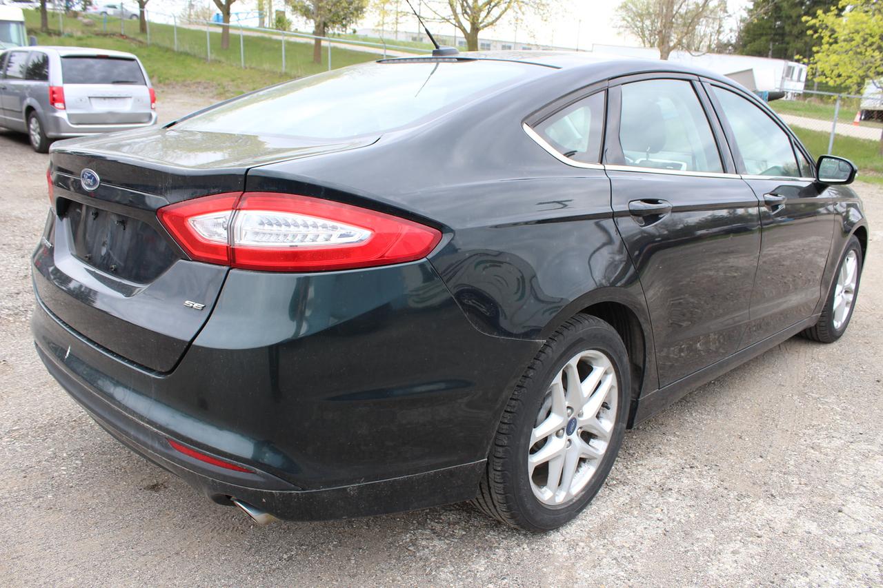 2014 Ford Fusion SE Photo2
