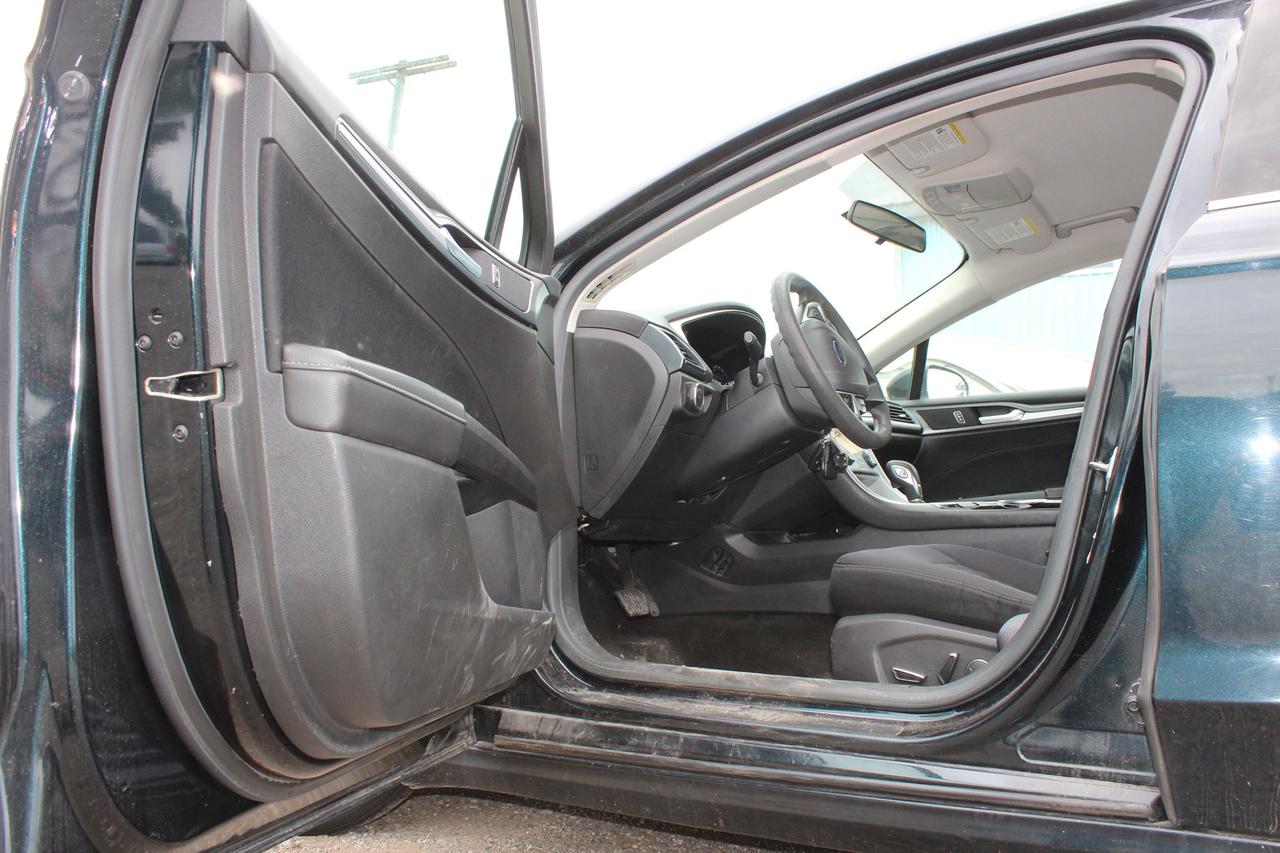 2014 Ford Fusion SE Photo