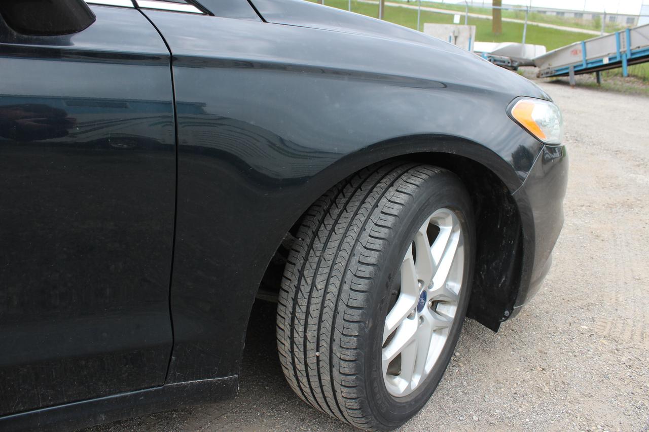 2014 Ford Fusion SE Photo