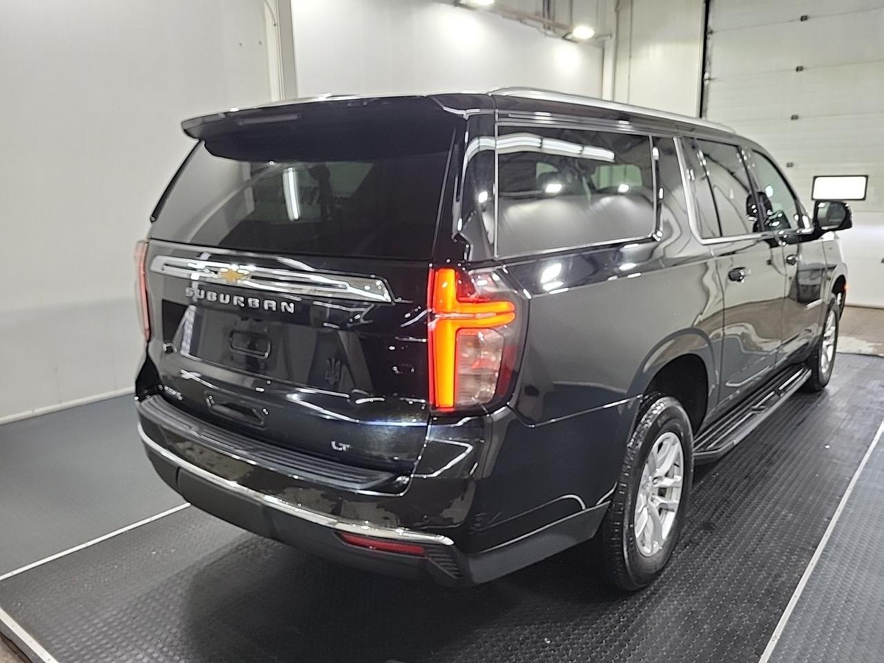 2023 Chevrolet Suburban LT 4WD DIESEL|CLEAN CARFAX|8 PASS|HEATED SEATS|CAM Photo
