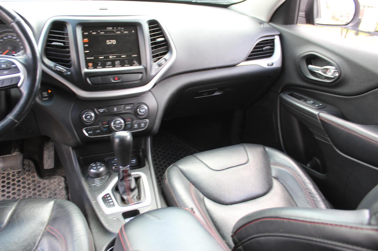 2015 Jeep Cherokee Trailhawk Photo