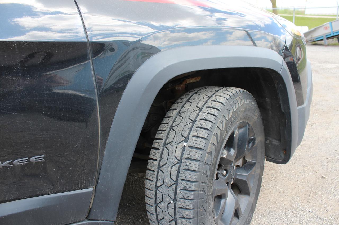 2015 Jeep Cherokee Trailhawk Photo