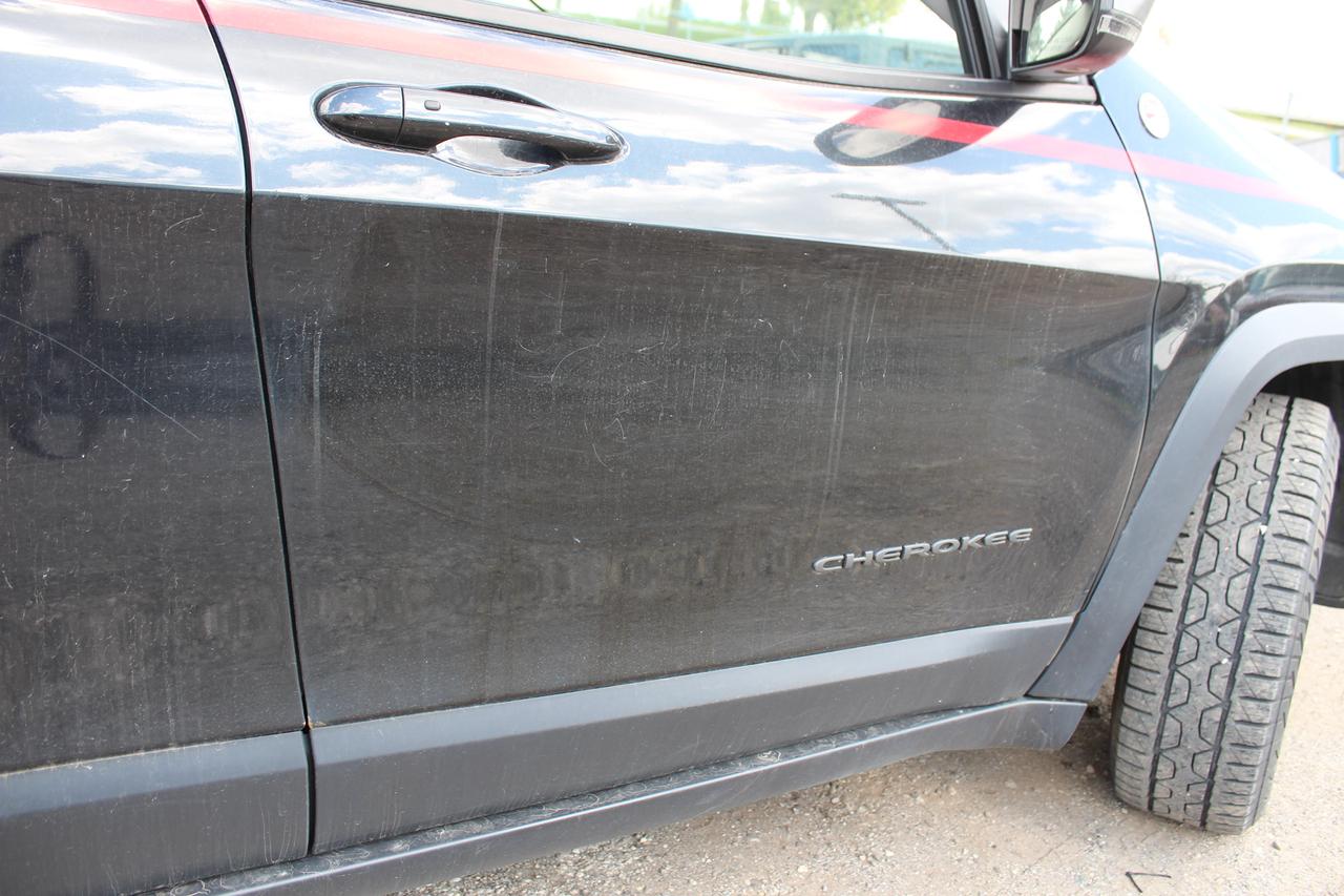 2015 Jeep Cherokee Trailhawk Photo