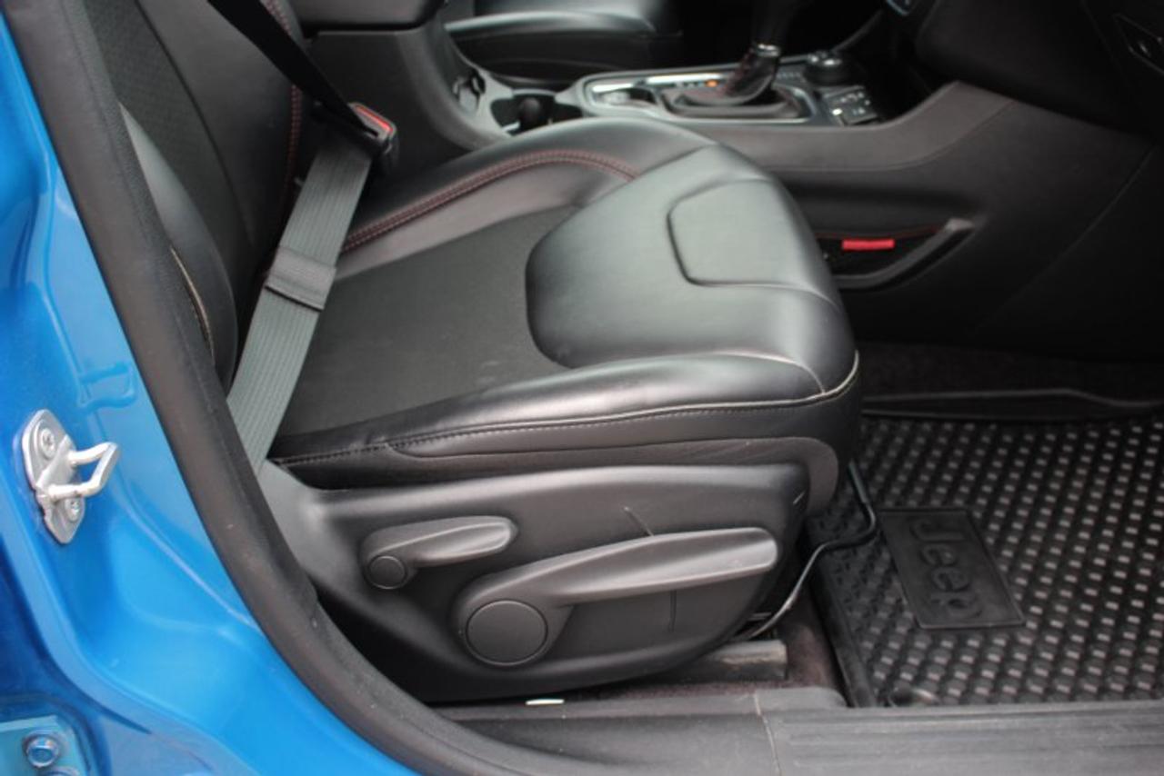 2019 Jeep Cherokee Trailhawk*LowK*4x4*Heated Leather*CarPlay*Rear Cam Photo