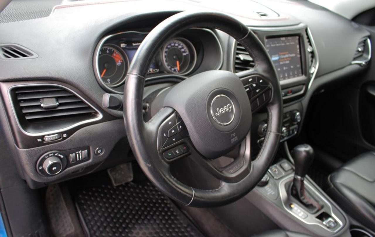 2019 Jeep Cherokee Trailhawk*LowK*4x4*Heated Leather*CarPlay*Rear Cam Photo