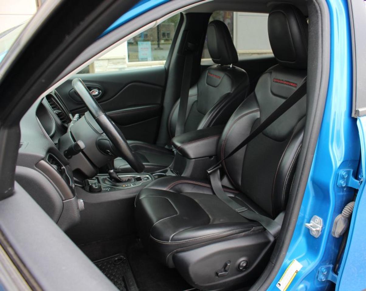 2019 Jeep Cherokee Trailhawk*LowK*4x4*Heated Leather*CarPlay*Rear Cam Photo