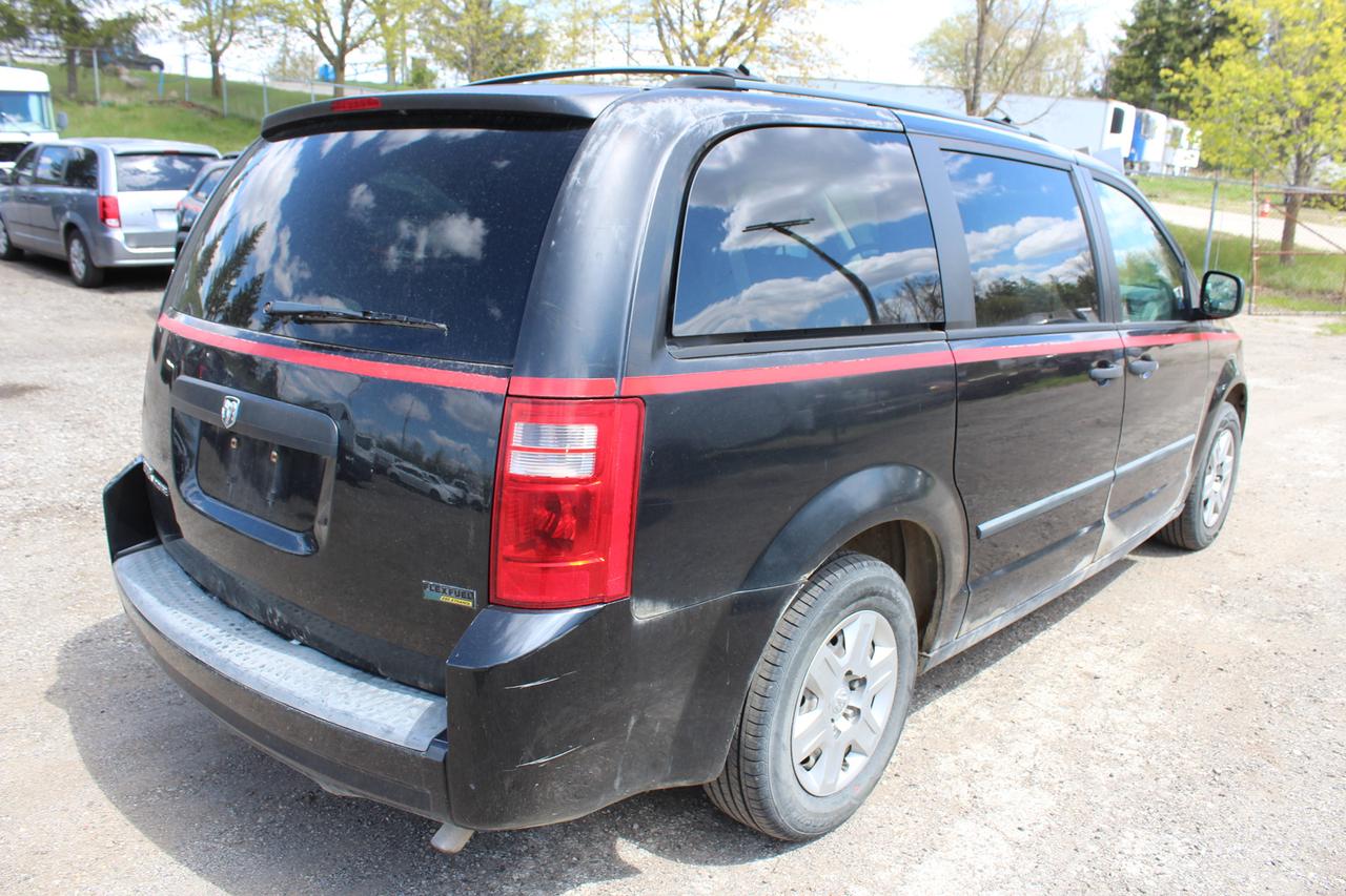 2008 Dodge Grand Caravan SE Photo2
