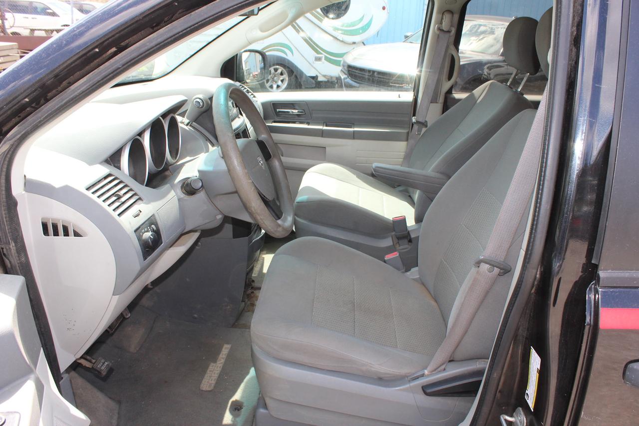 2008 Dodge Grand Caravan SE Photo