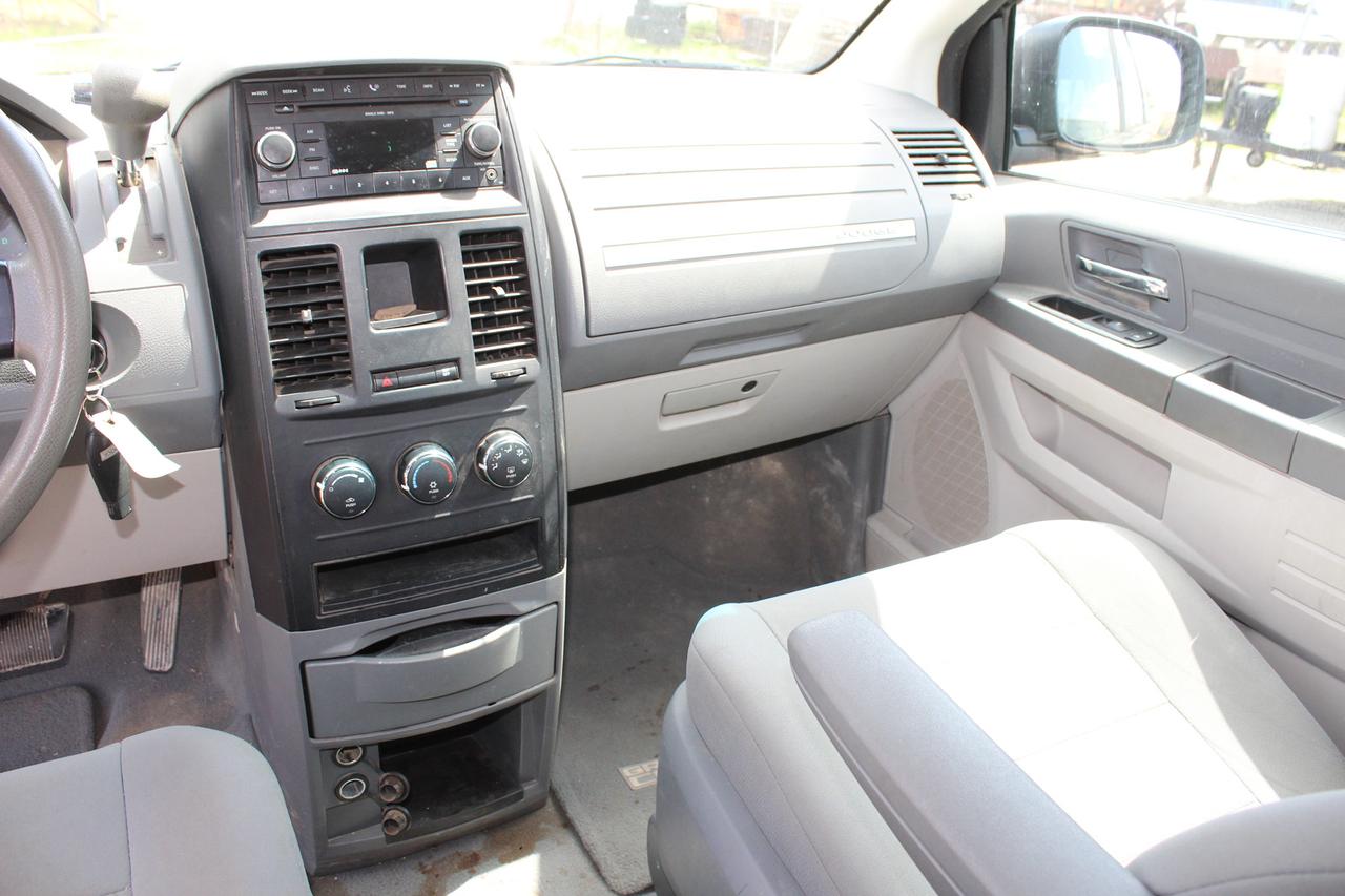 2008 Dodge Grand Caravan SE Photo