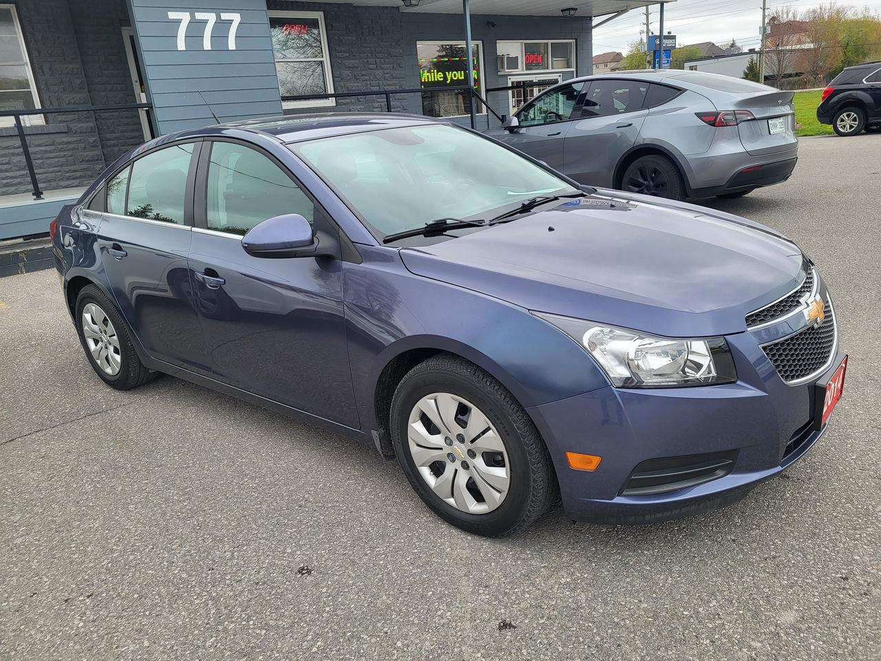 2014 Chevrolet Cruze LT Photo3