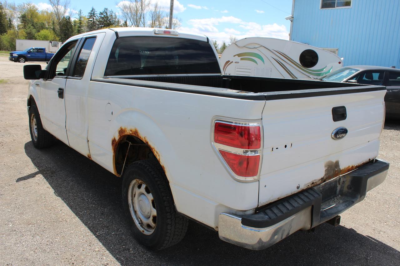 2010 Ford F-150 XL Photo