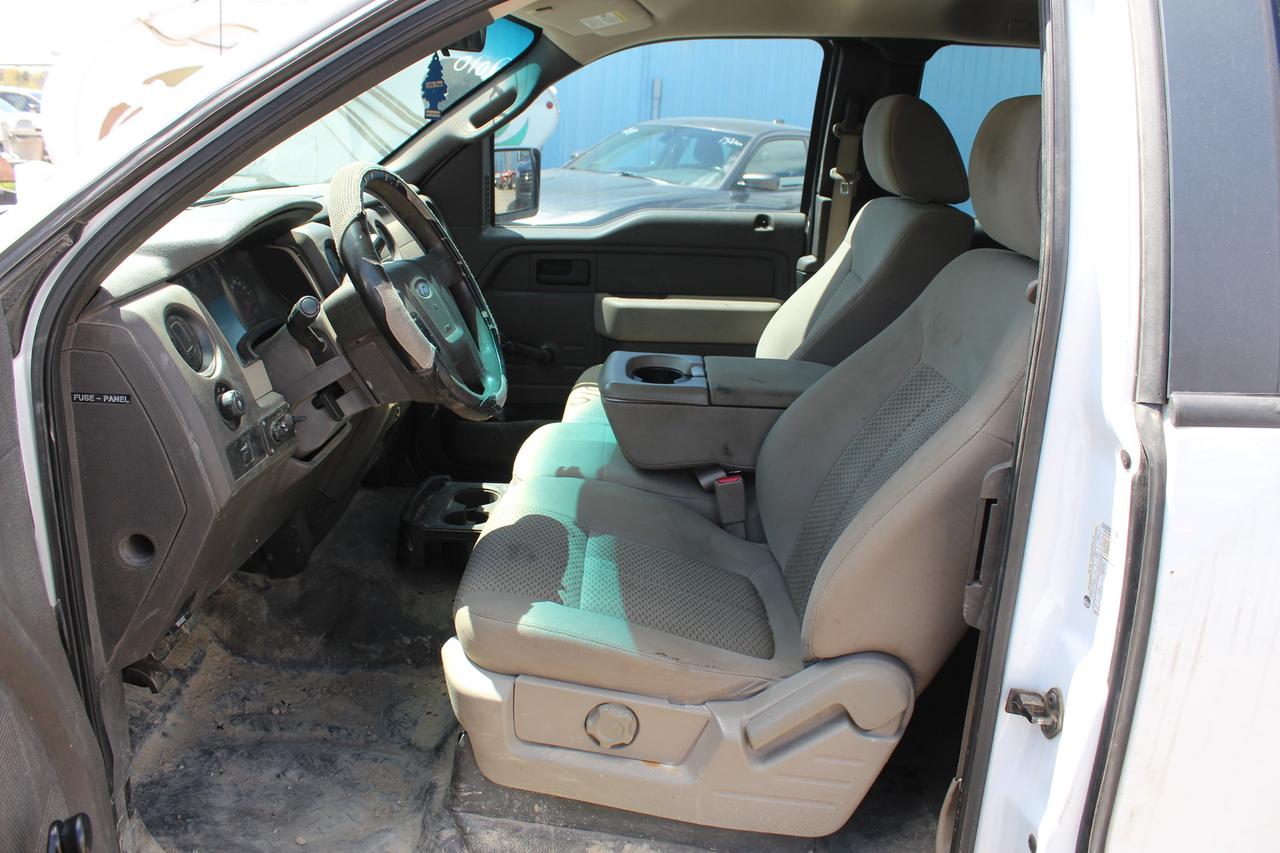 2010 Ford F-150 XL Photo4